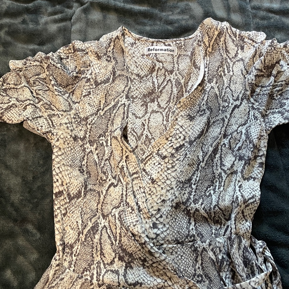 Reformation Short brown or white snake look and dress size small